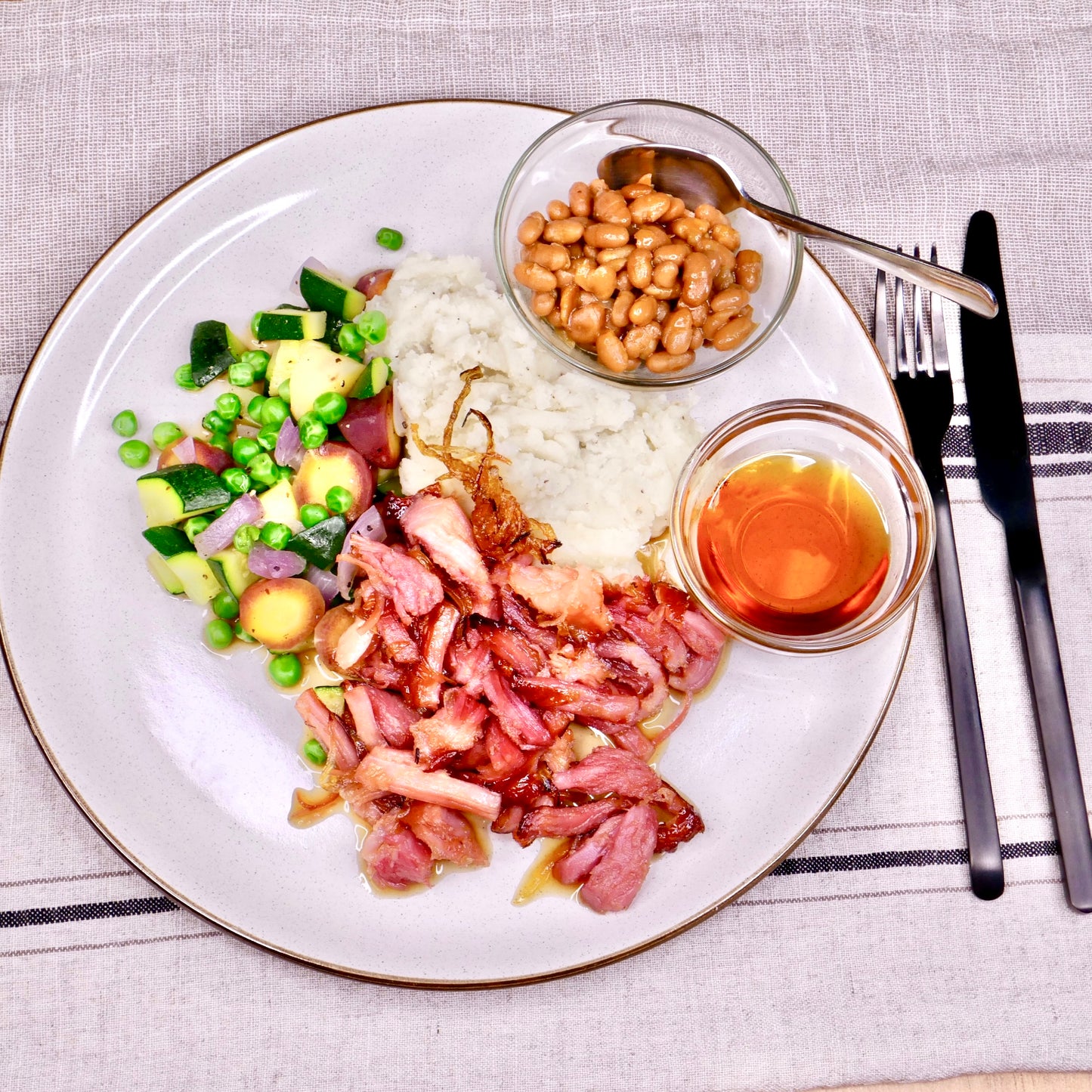 Beer and Maple Ham with Puree, Vegetables and Baked Beans