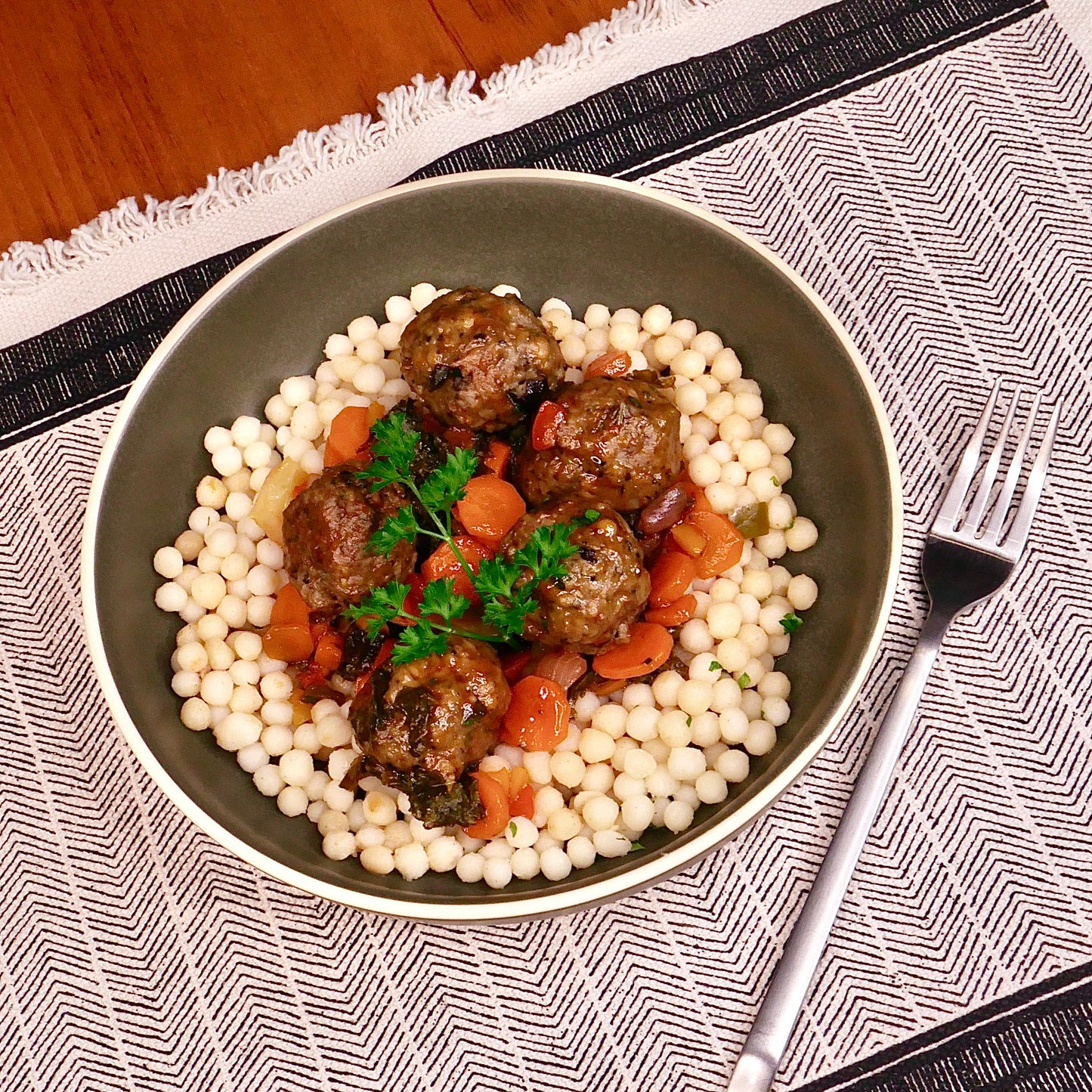 Boulettes de Boeuf et Champignons Sauce Aigre-Doux avec Couscous Perlés