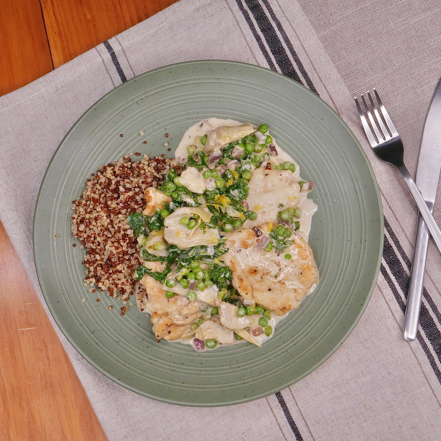 Poêlé de SEITAN Crémeux aux Artichauds avec Quinoa