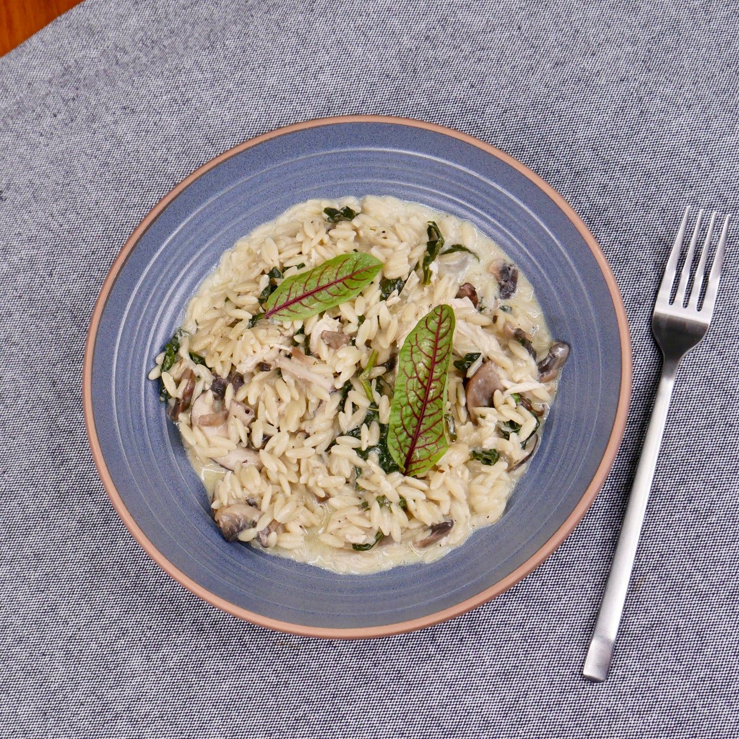 Nouveau! - Orzo Crémeux aux Champignons et Épinards avec Poulet Grillé