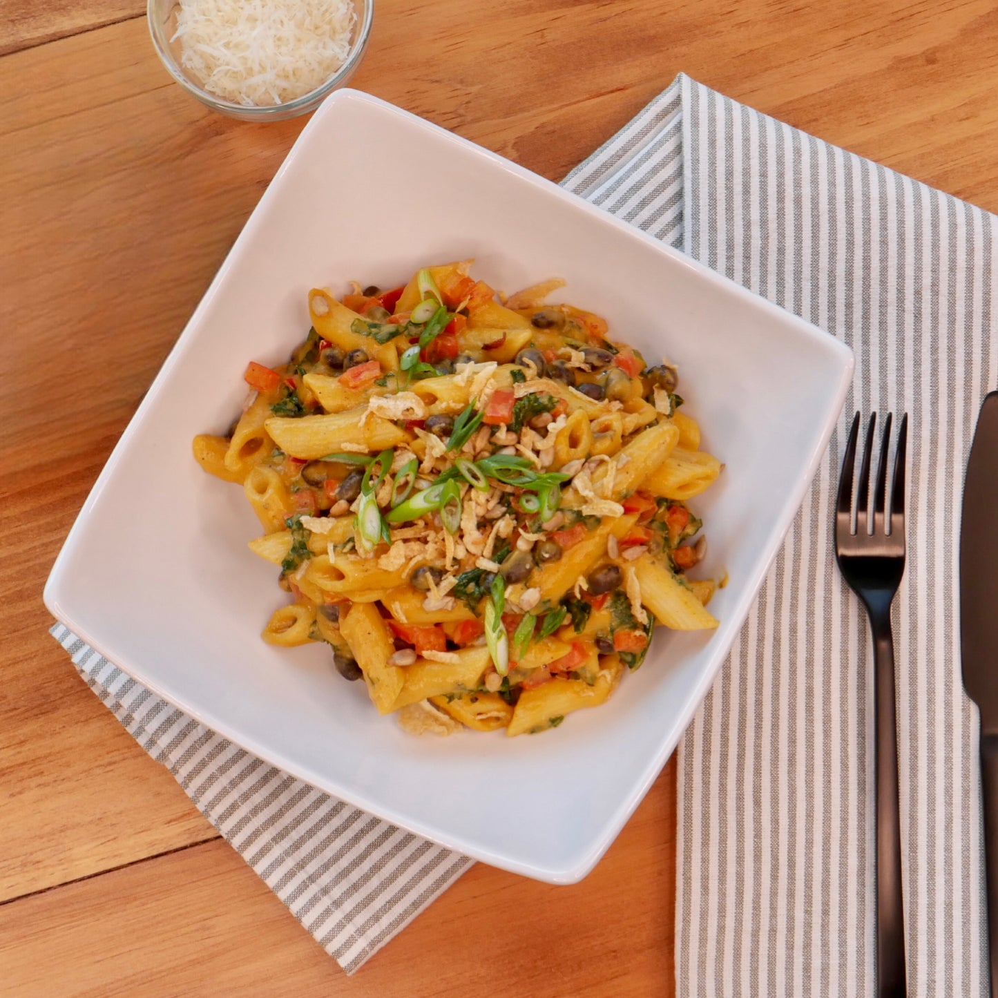 Penne Sauce aux Patates Douces Épicées avec POULET et BACON (Moyennement Épicé)