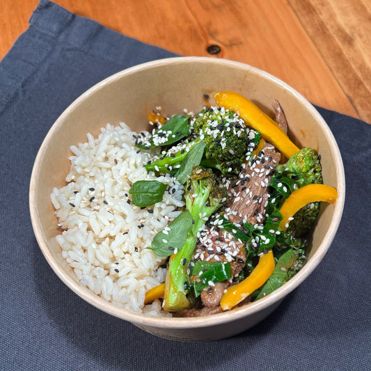 Boeuf à l’Orange et Sésame Épicé avec Riz (Un peu épicé)