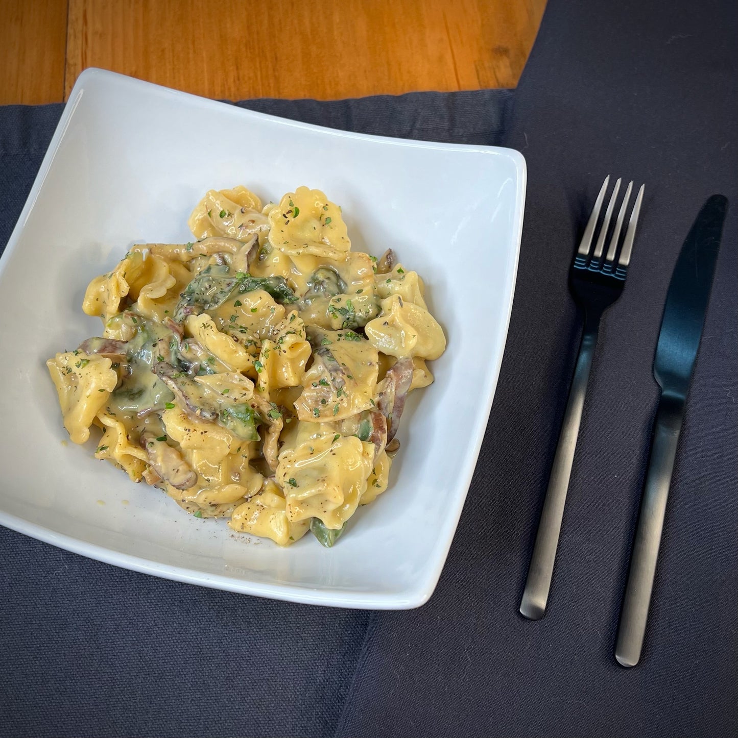 Cheese Tortellini with Caramelized Peppercorn Sauce