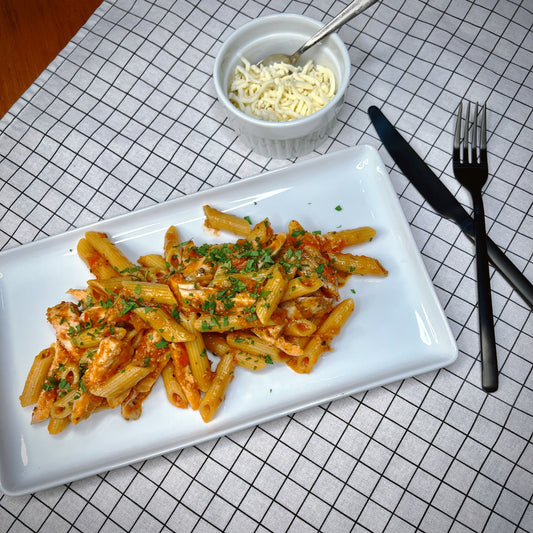 Penne à la Sauce Arrabiata avec Poulet Grillé (moyennement épicé)