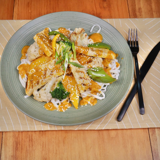 Tofu Grillé Sauce aux Carottes et Sésame sur Vermicelles