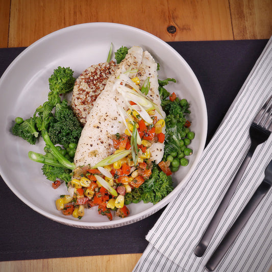 Filet de Sole avec Salsa de Poivrons et Maïs servi avec Quinoa