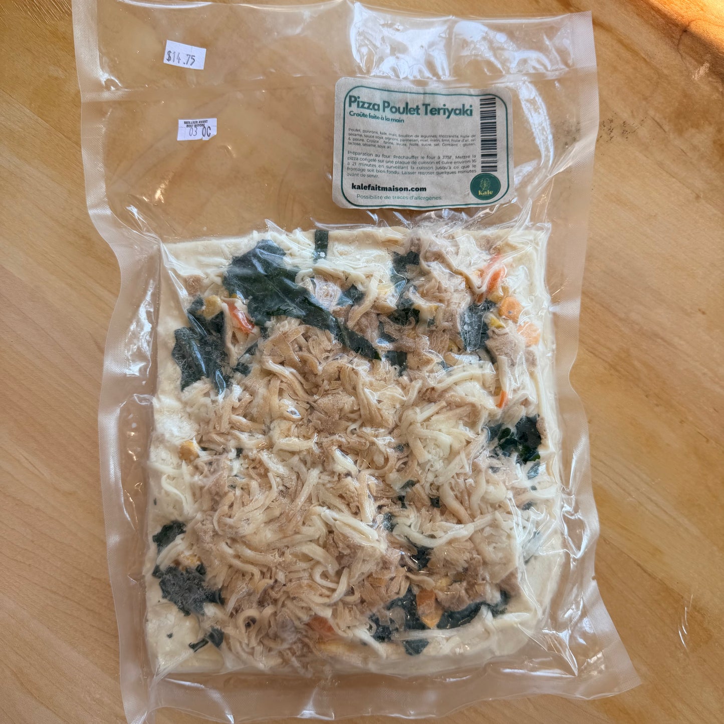 NOUVEAU!  Pizza Poulet Teriyaki – Croûte faite à la main (Congelé)