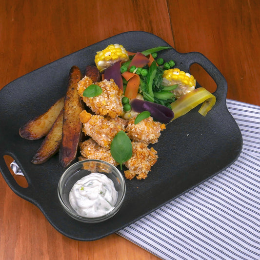 SEITAN Popcorn with Vegetables and Potatoes “Wedge” with Cajun Spices / Basil Aioli