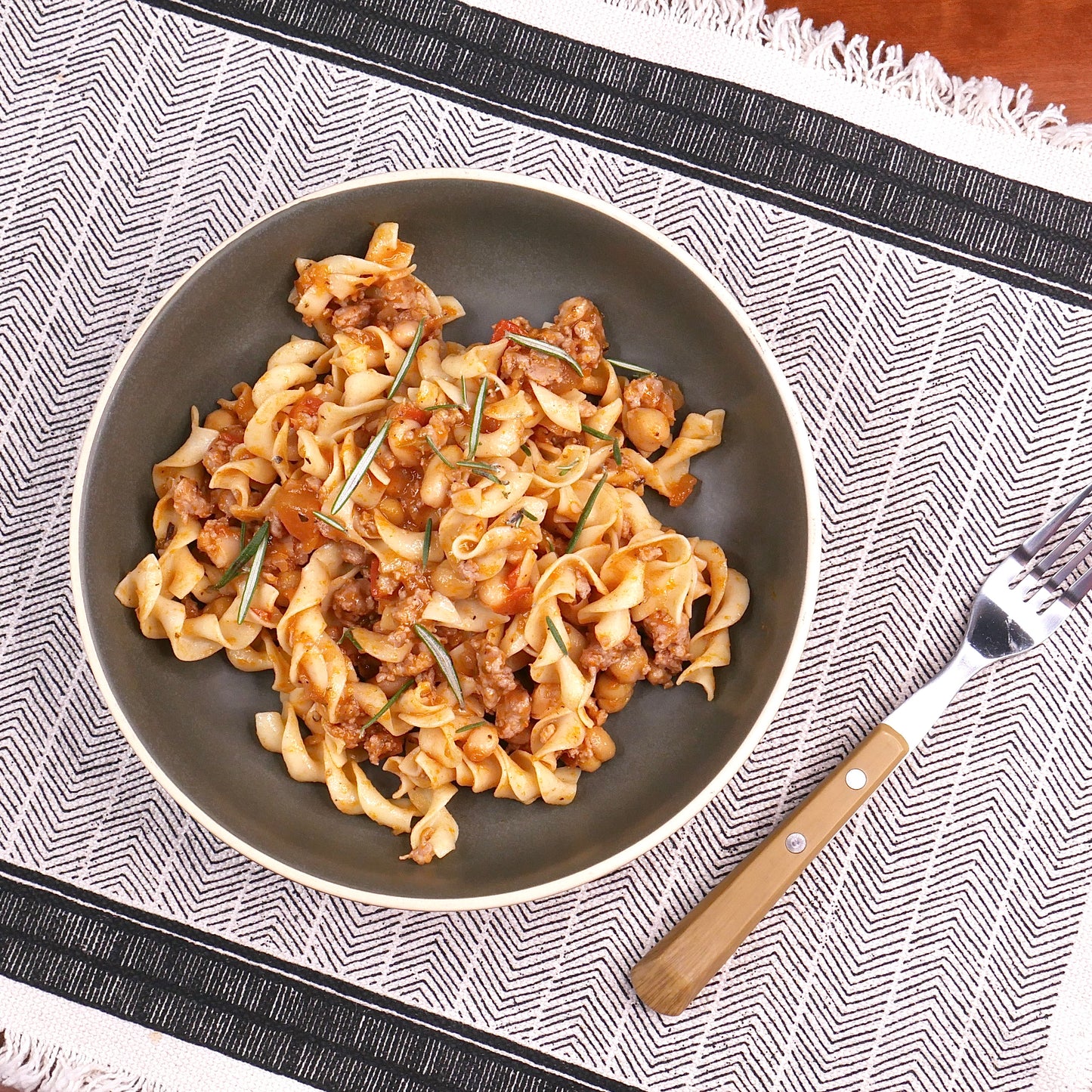 New! Egg Noodles with Chorizo ​​Sausage Bolognese Sauce